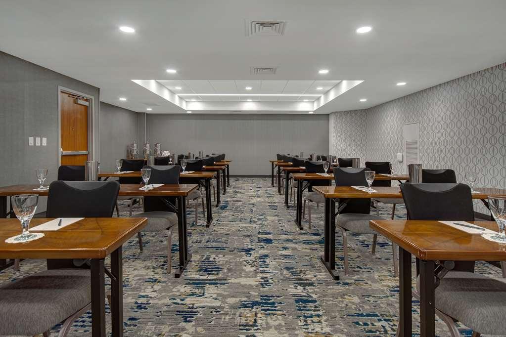 רומולוס Embassy Suites By Hilton Detroit Metro Airport מתקנים תמונה