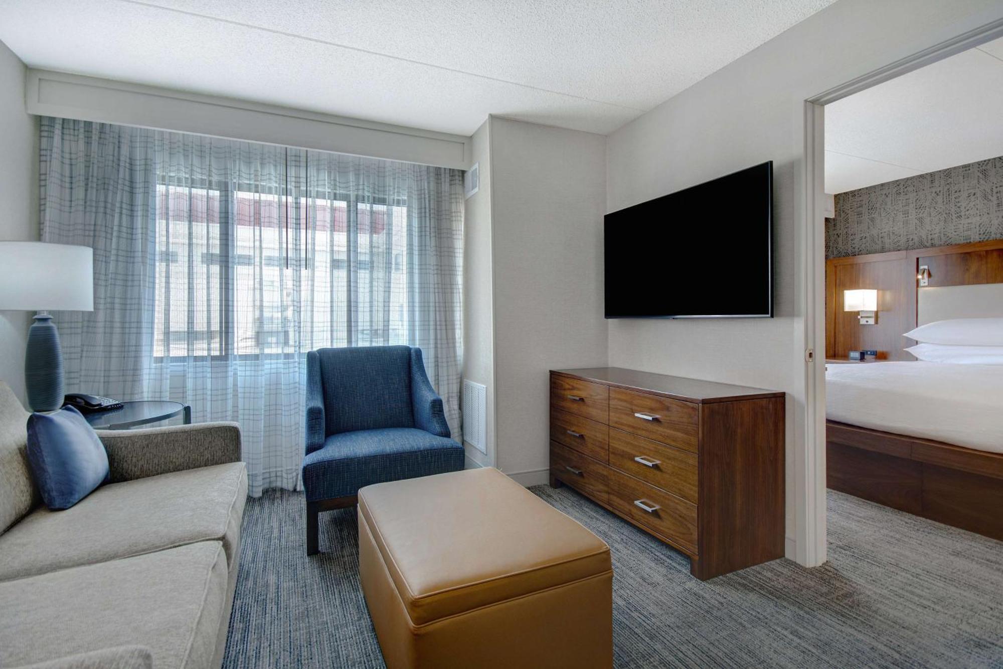 רומולוס Embassy Suites By Hilton Detroit Metro Airport מראה חיצוני תמונה